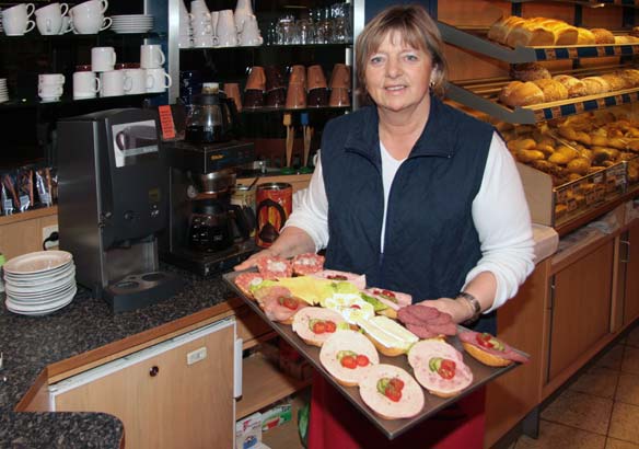 Frische belegte Brötchen in unserem Café